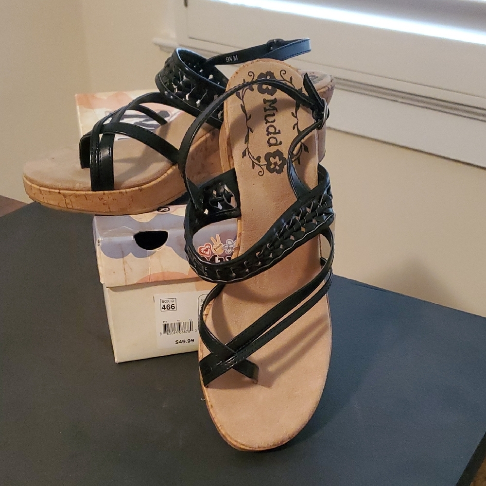 Mudd Women's Black Sandals
